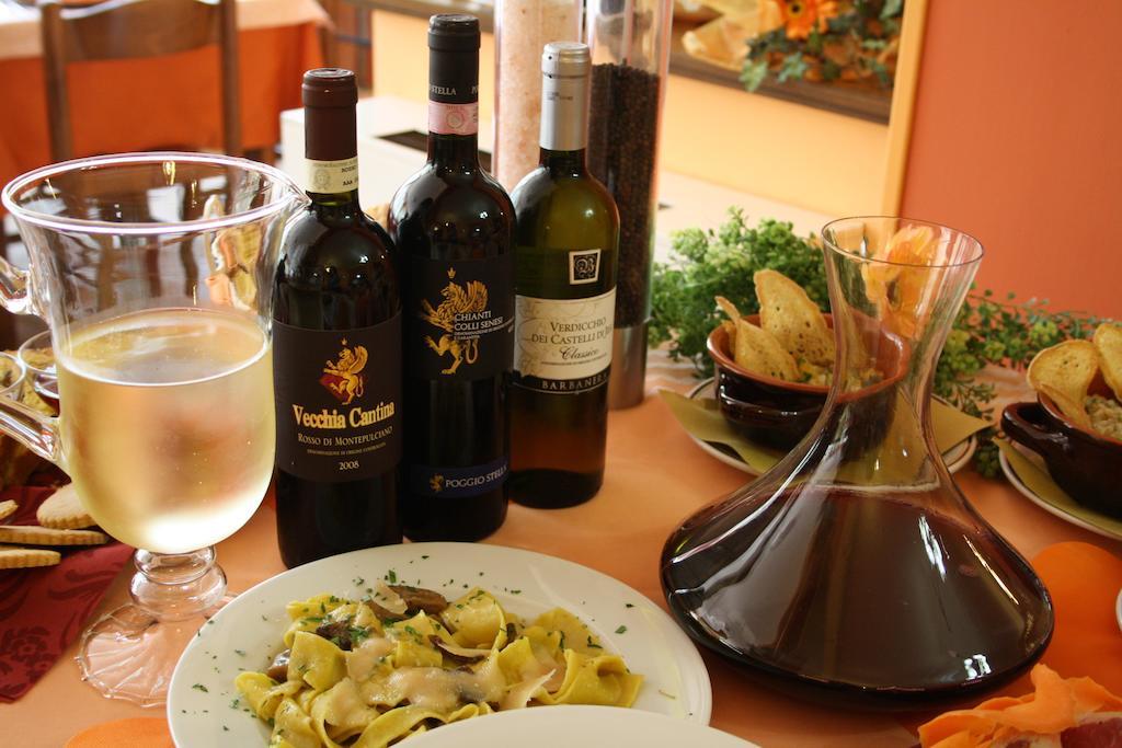 Hotel Ristorante Il Pino Chiusi Eksteriør bilde