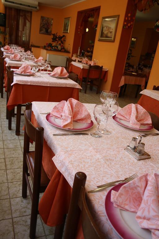 Hotel Ristorante Il Pino Chiusi Eksteriør bilde