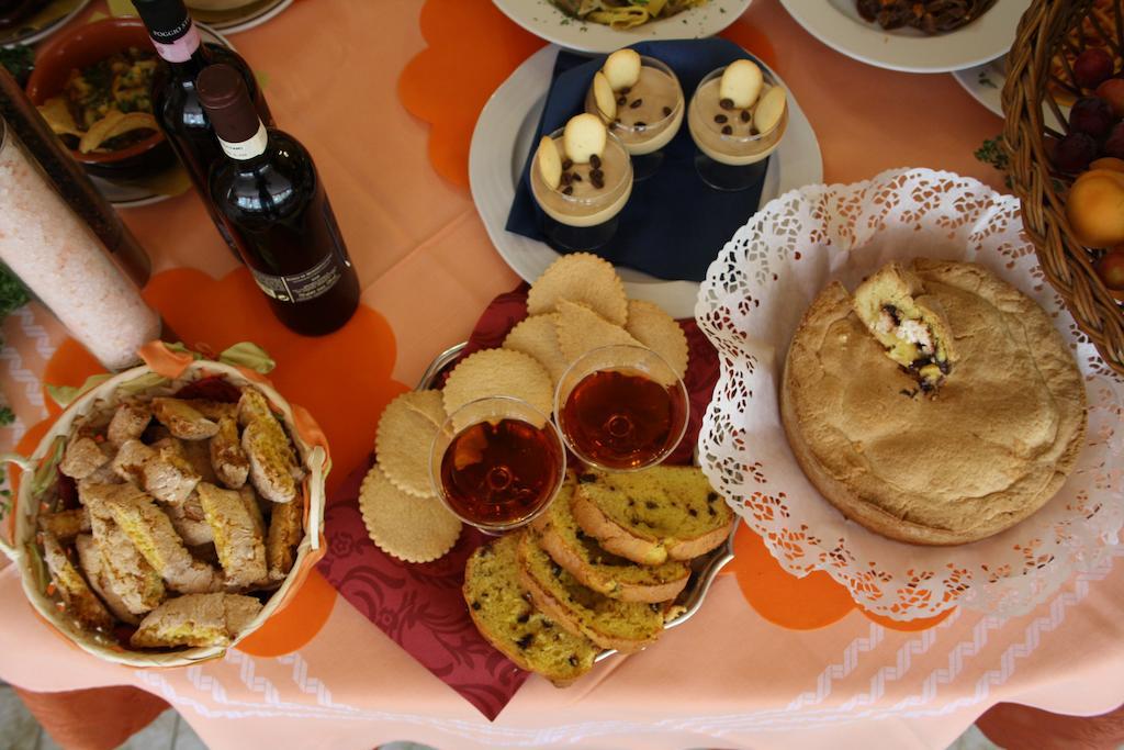 Hotel Ristorante Il Pino Chiusi Eksteriør bilde