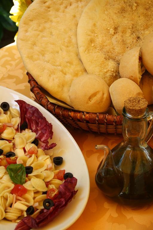 Hotel Ristorante Il Pino Chiusi Eksteriør bilde