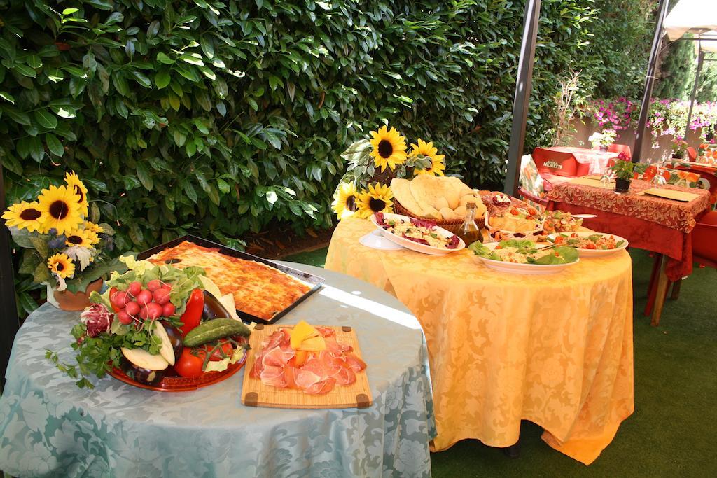 Hotel Ristorante Il Pino Chiusi Eksteriør bilde